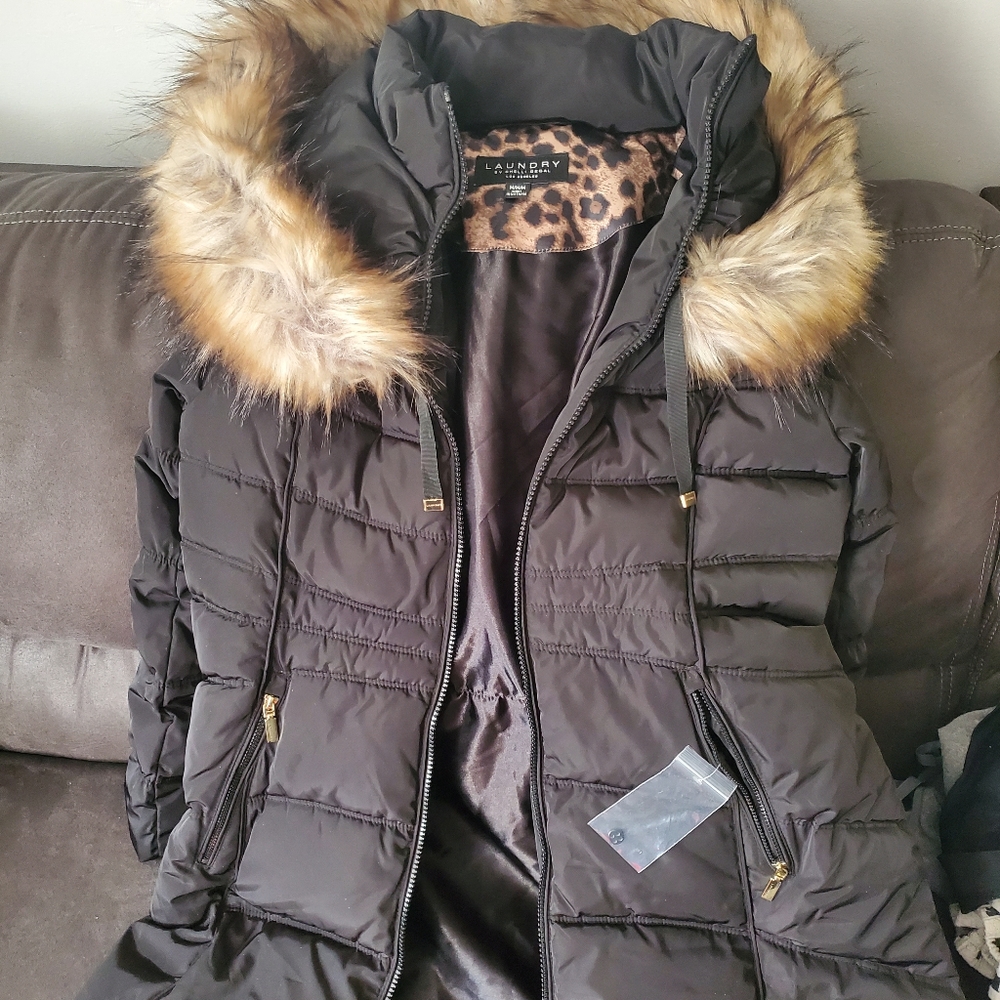 Womens coat Laundry